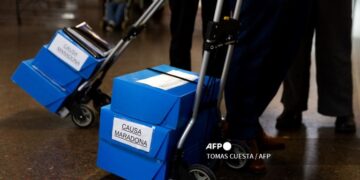 Los abogados llevaron los expedientes del caso
