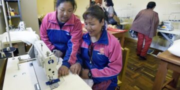 Las mujeres trabajadoras tienen media jornada de asueto por el Día Internacional de la Mujer.