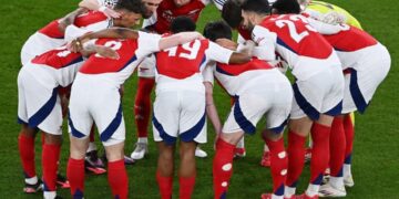 Concentración del plantel de Arsenal antes del partido de octavos.