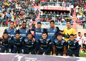 La formación de Blooming que jugó este domingo en el Titán, de El Alto.