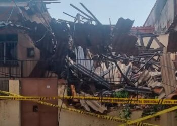 La explosión destruyó una vivienda