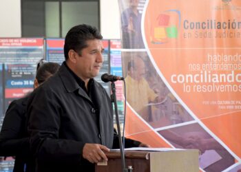 El magistrado del TSJ, Carlos Ortega, participa de la socialización de este mecanismo.
