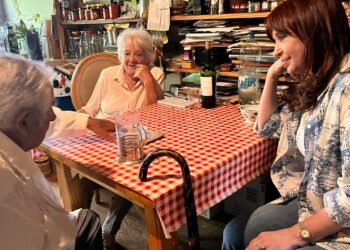 Cristina Fernández visitó a Pepe Mujica