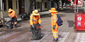 Se desplazó varias cuadrillas de limpieza