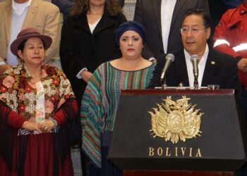 El presidente Luis Arce en conferencia de prensa.