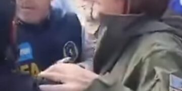 Patricia Bullrich tuvo que ser escoltada por la Policía