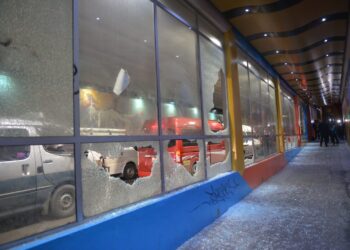 Así quedaron los vitrales del viaducto de la calle Potosí.