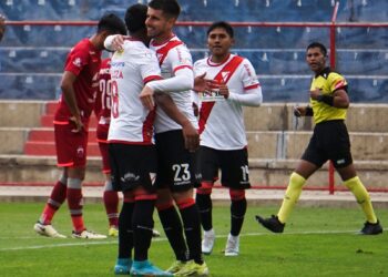 El festejo de los jugadores de Always en el Titán.