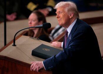 El presidente de EE.UU., Donald Trump, se dirige al Congreso en el Capitolio.