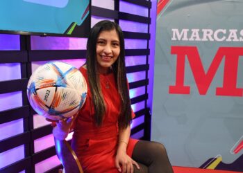 La periodista Miriam Flori en el set televisivo de La Razón, en Aquisamaña previo al programa deportivo de Marcas.