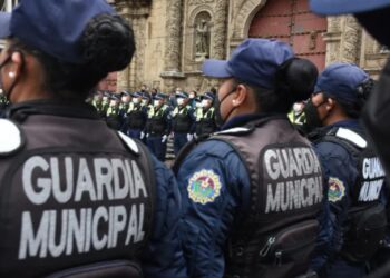 Personal municipal ayudará a facilitar el tránsito en el sector. Foto: AMUN.