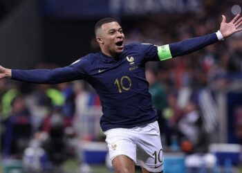 Mbappé en un partido de la selección francesa.