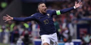 Mbappé en un partido de la selección francesa.