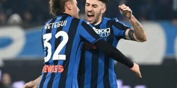 Mateo Retegui y Matteo Ruggeri (ambos convocados) festejan un gol del Atalanta.