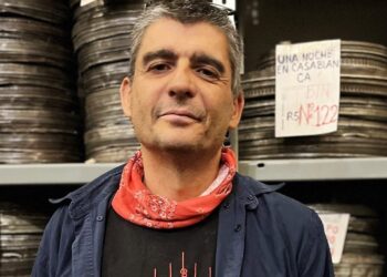 Ricardo Bajo, es periodista