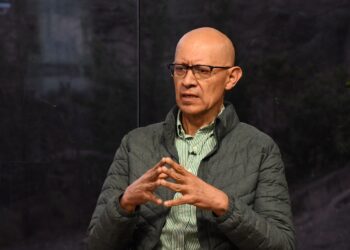 Roberto Moscoso en entrevista en Piedra, Papel y Tinta