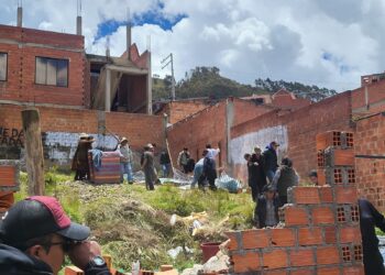 Una imagen de la recuperación de terrenos en Villa Salomé, este domingo.