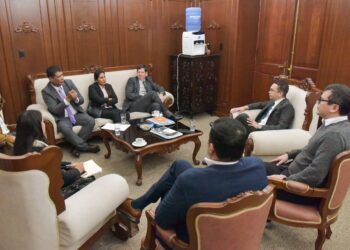 Vocales del TDJ de Beni se reúnen con el presidente del TSJ, Romer Saucedo.