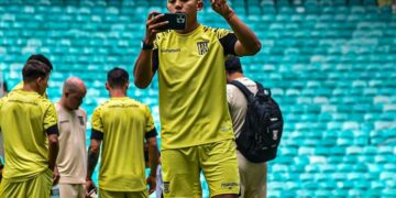 Los jugadores de The Strongest en el estadio Fonte Nova.