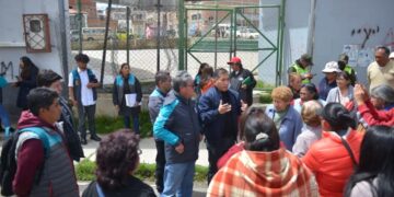 La Alcaldía de La Paz y vecinos en la recuperación de un espacio deportivo.
