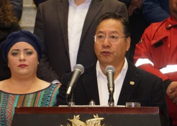 El presidente Luis Arce en conferencia de prensa.