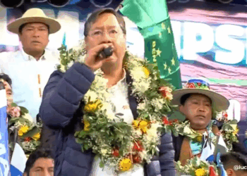 El presidente Luis Arce en el ampliado del MAS en El Alto.