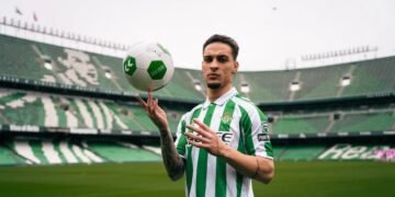 El brasileño Antony con la casaca de Betis.
