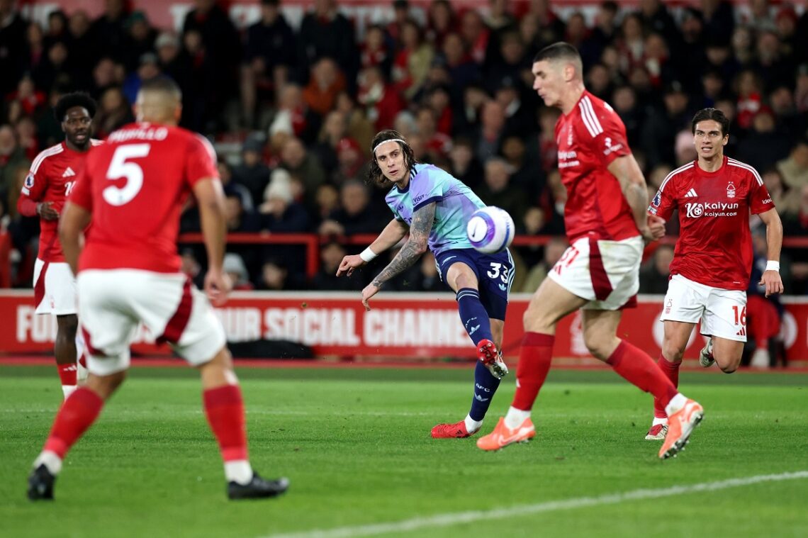 NOTTINGHAM, ENGLAND - FEBRUARY 26: Riccardo Calafiori of Arsenal shoots and hits the post during the Premier League match between Nottingham Forest FC and Arsenal FC at City Ground on February 26, 2025 in Nottingham, England. (Photo by David Rogers/Getty Images)