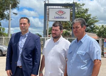 Las máximas autoridades del Comité Pro Santa Cruz.