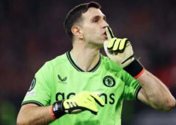 Emiliano Martínez, el arquero del Aston Villa en la Premier.