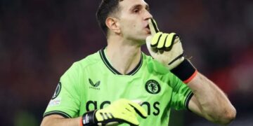 Emiliano Martínez, el arquero del Aston Villa en la Premier.