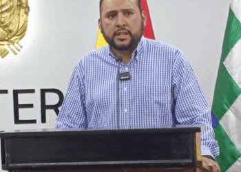 El Ministro de Gobierno, Roberto Ríos. brinda una conferencia de prensa. 
Archivo