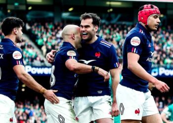 Integrantes de la selección francesa de rugby en el partido contra Irlanda.