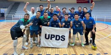 El plantel de Domingo Savio celebra el haber obtenido el boleto a semifinales.