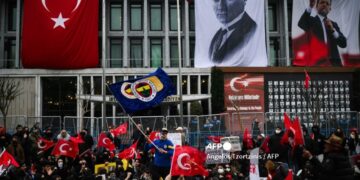 Siguen las protestas en Estambul