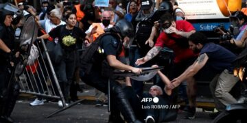 La acción policial dejó varios heridos