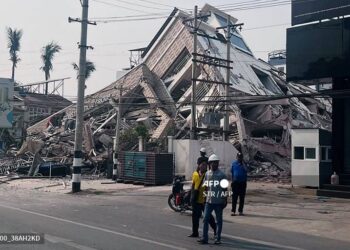 Varios edificios colapsaron