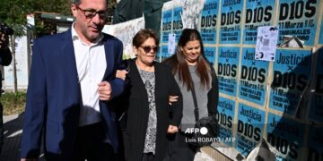 Ana María y Claudia Maradona , hermanas de Diego
