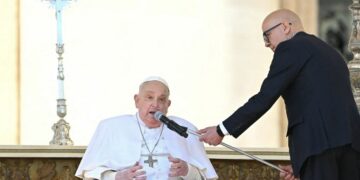 El Papa dio un breve saludo durante el Ángelus