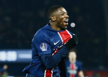 Ousmane Dembélé celebra el primer gol del PSG.