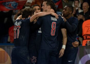 Jugadores del PSG celebran un gol