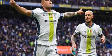 Martínez y Dimarco celebran un tanto