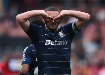 John McGinn celebra su gol