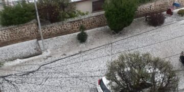 https://www.la-razon.com/sociedad/2025/03/23/una-intensa-granizada-cae-en-el-alto-y-afecta-negocios-y-zonas-de-la-ciudad/