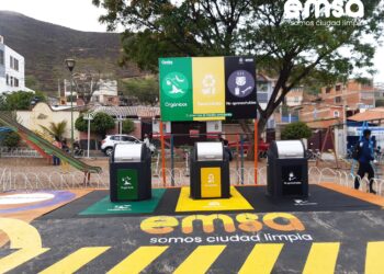 Contenedores soterrados en Cochabamba.