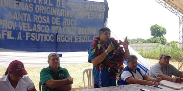 El diputado Rolando Cuellar participa del ampliado de los trabajadores campesinos de la localidad de Santa Rosa de la Roca.