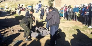 La Fiscalía investiga la muerte de cinco estudiantes en el incendio de un bus escolar en Potosí.