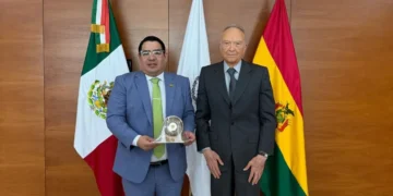 El fiscal general Roger Mariaca y su par de México, Alejandro Gertz. Foto: Fiscalía General del Estado