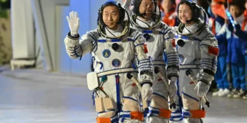 Los astronautas chinos llegaron sin problemas/Xinhua