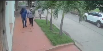 Los delincuentes fueron registrados por cámaras de seguridad